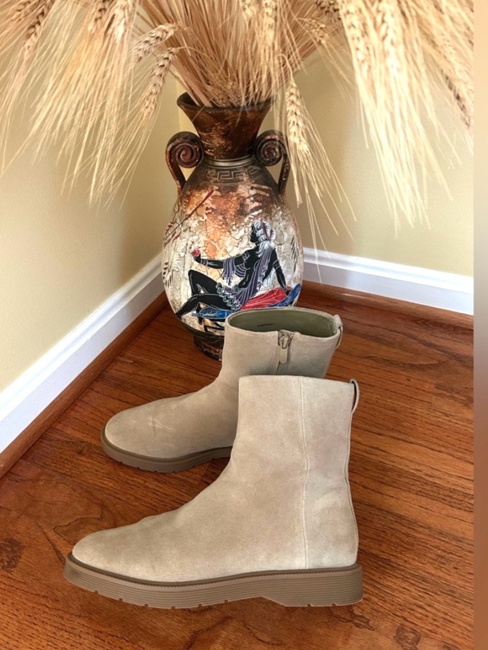VINCE Kady suede leather ankle boots/ booties. Water repellent.